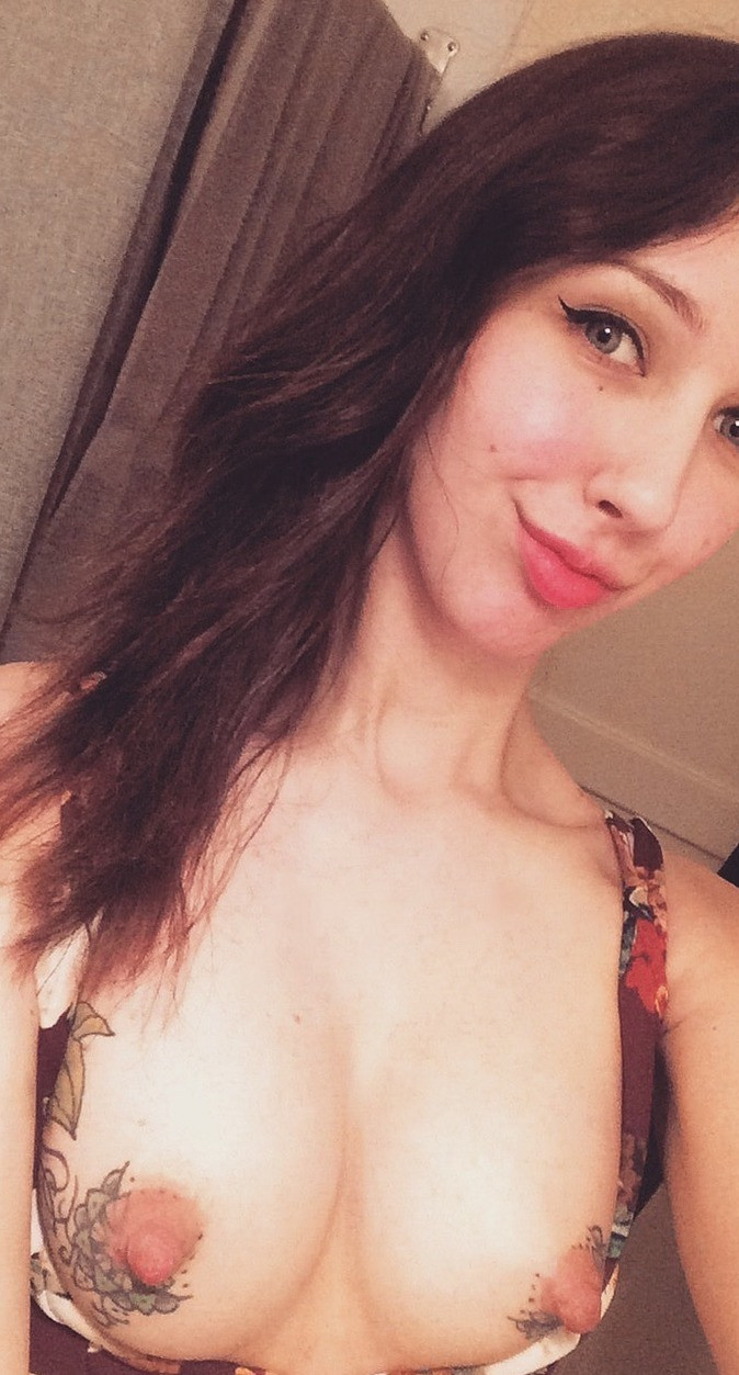 Ik ben geil en mijn kutje is nat