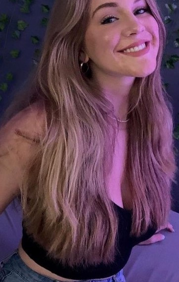 Vrolijke chica zoekt geil vertier