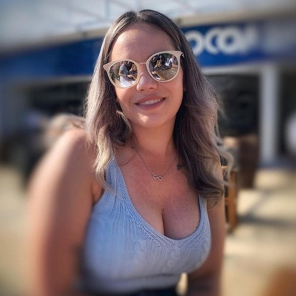 Speel met mijn grote borsten